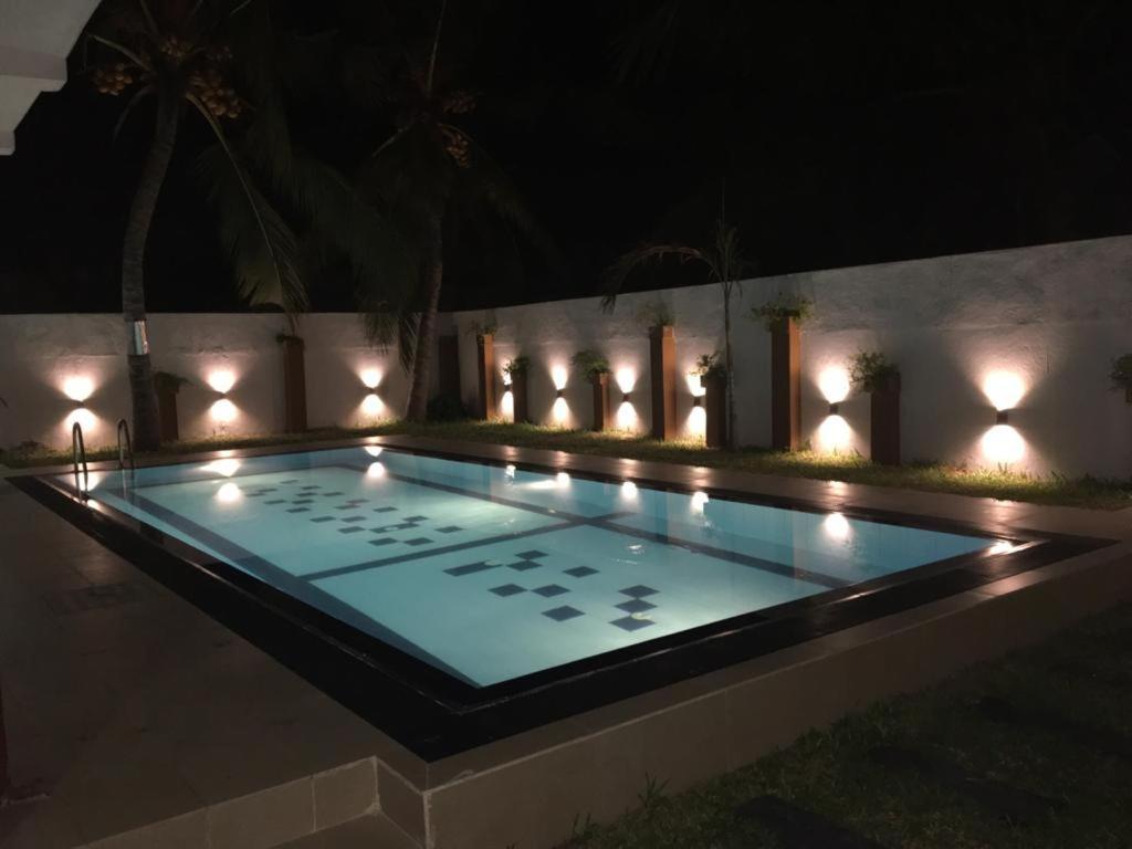Brisa Marina Hotel Negombo Exterior photo