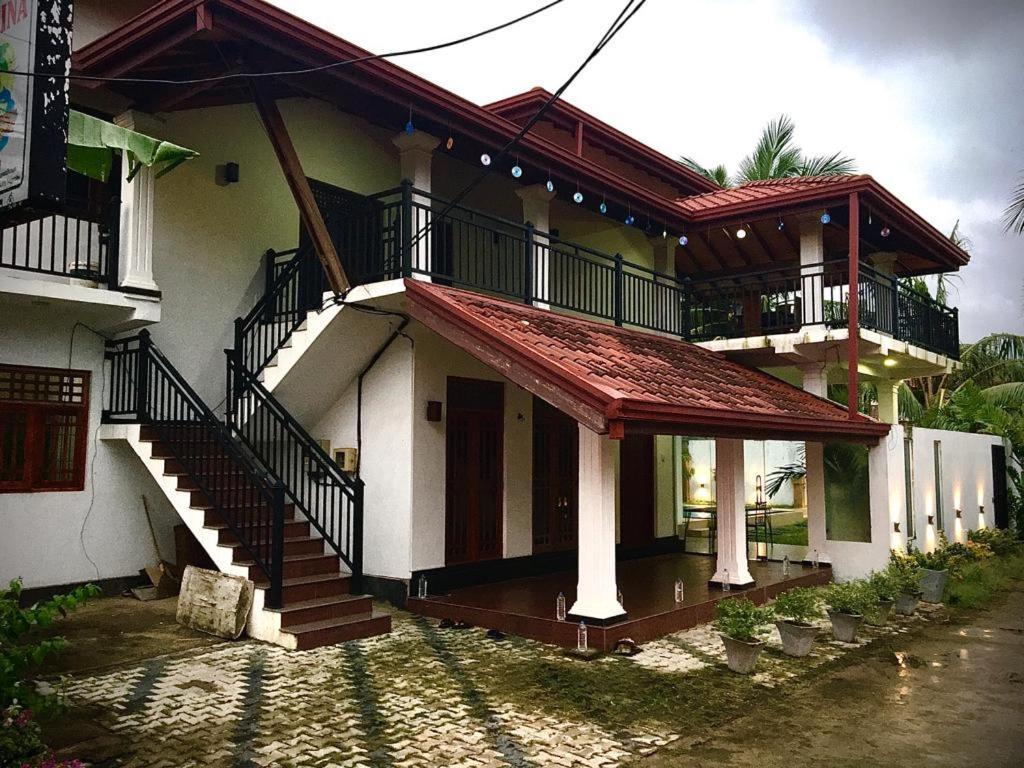 Brisa Marina Hotel Negombo Exterior photo