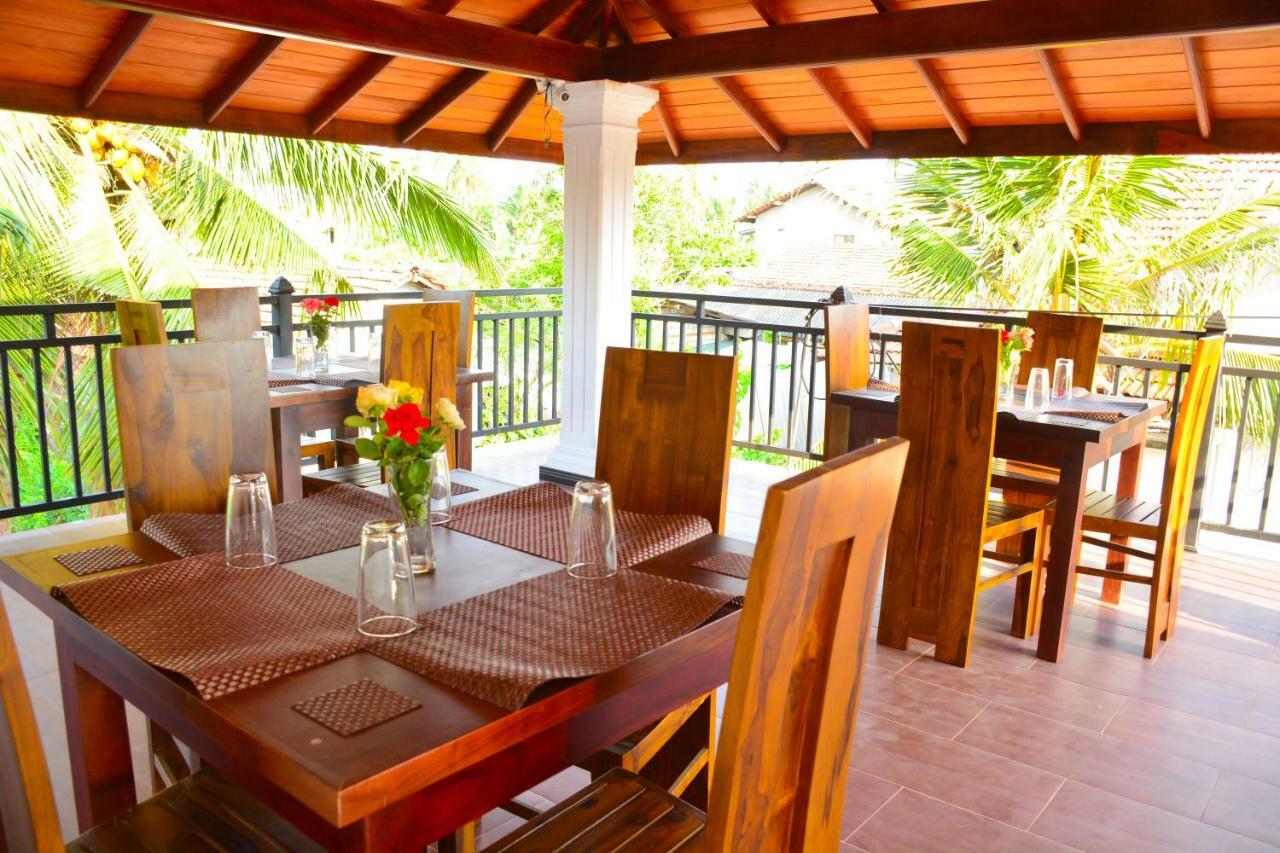 Brisa Marina Hotel Negombo Exterior photo