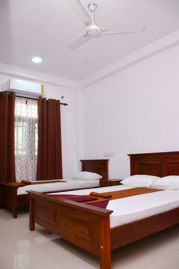 Brisa Marina Hotel Negombo Exterior photo