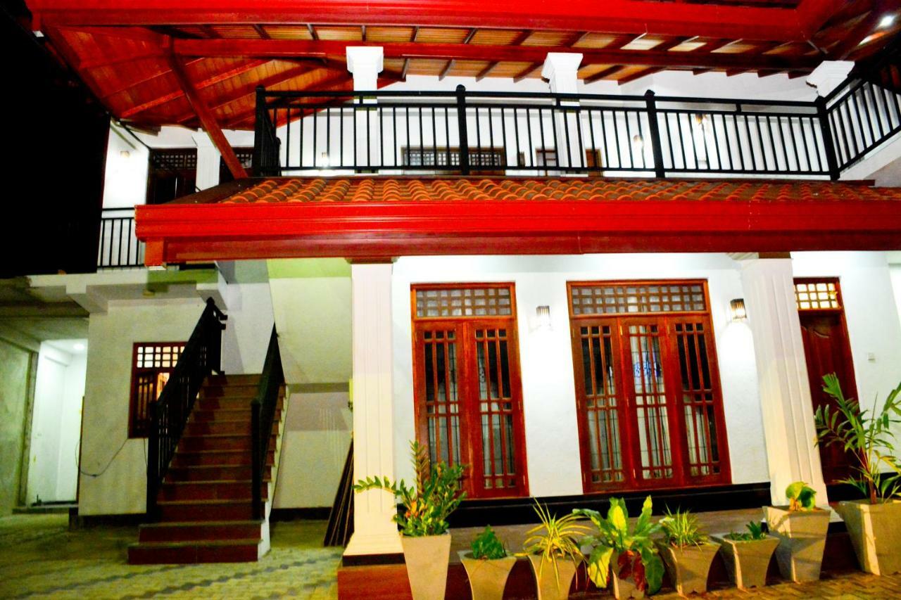 Brisa Marina Hotel Negombo Exterior photo