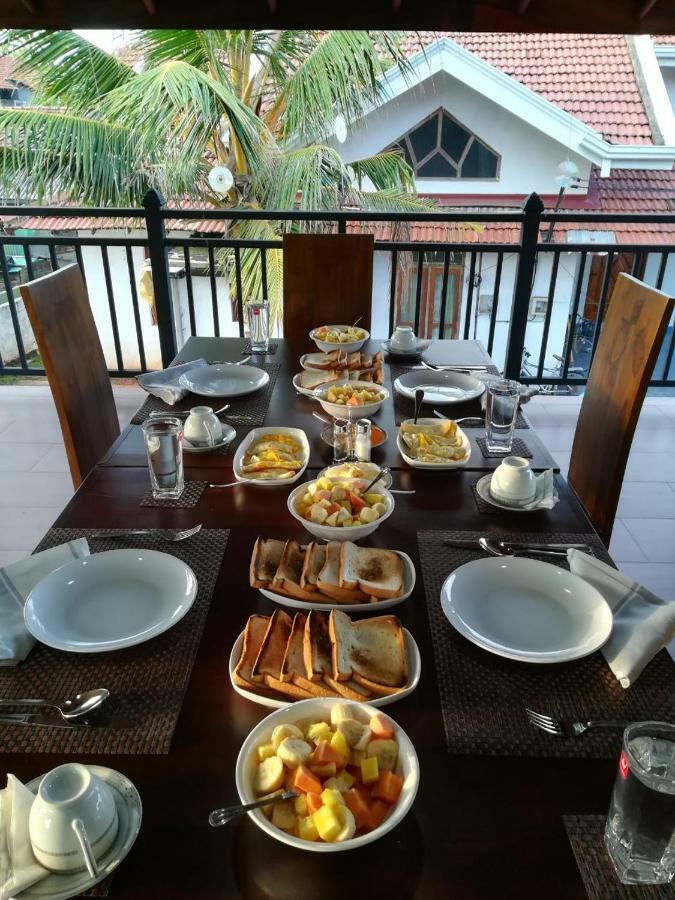 Brisa Marina Hotel Negombo Exterior photo